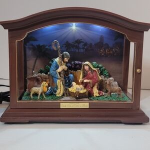 Thomas Kinkade Unto Us A Child Is Born Nativity Box Sculptures Lights Up narrate